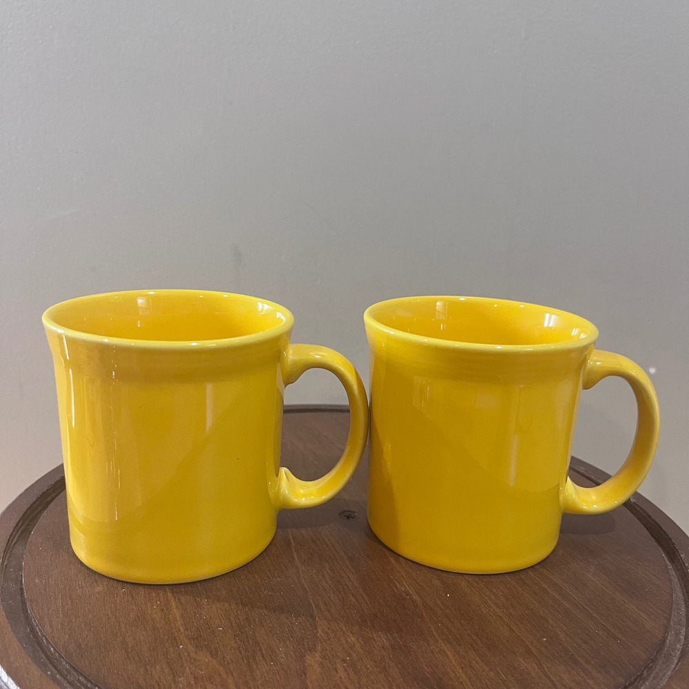 Vtg Fiesta HLC USA Daffodil Yellow Coffee Mugs Set of 2‎ MCM Ring Handle Ceramic